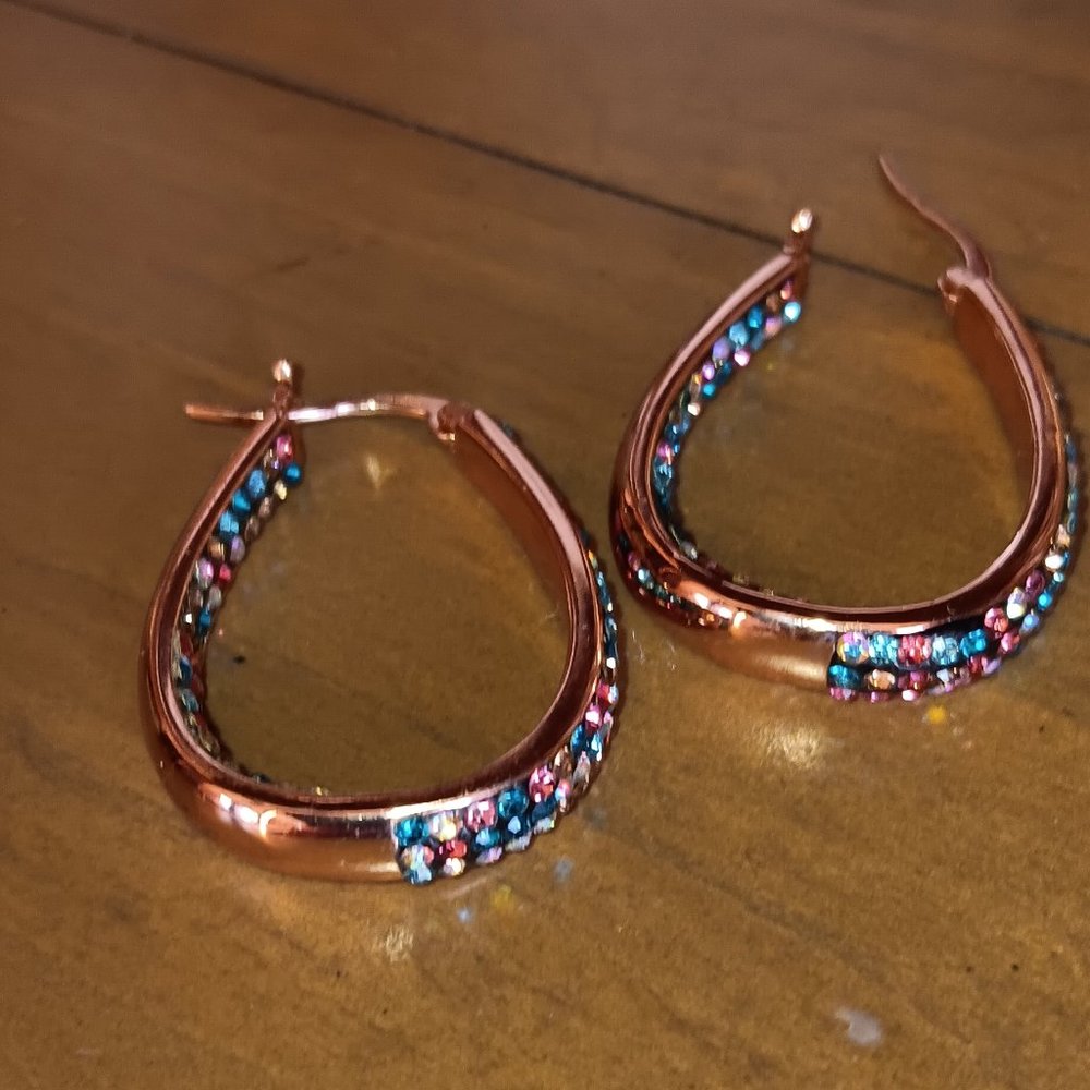 Women's earrings